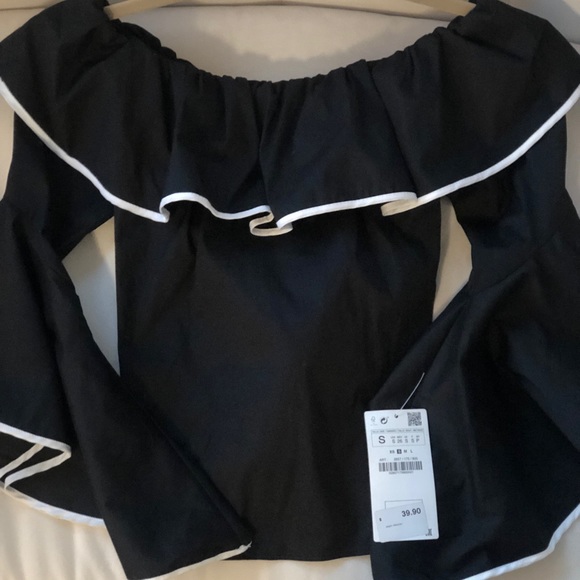 Black off the shoulder blouse - Picture 3 of 3